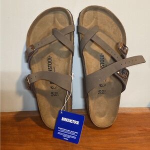 NWT Birkenstock Brown Sandals size 39